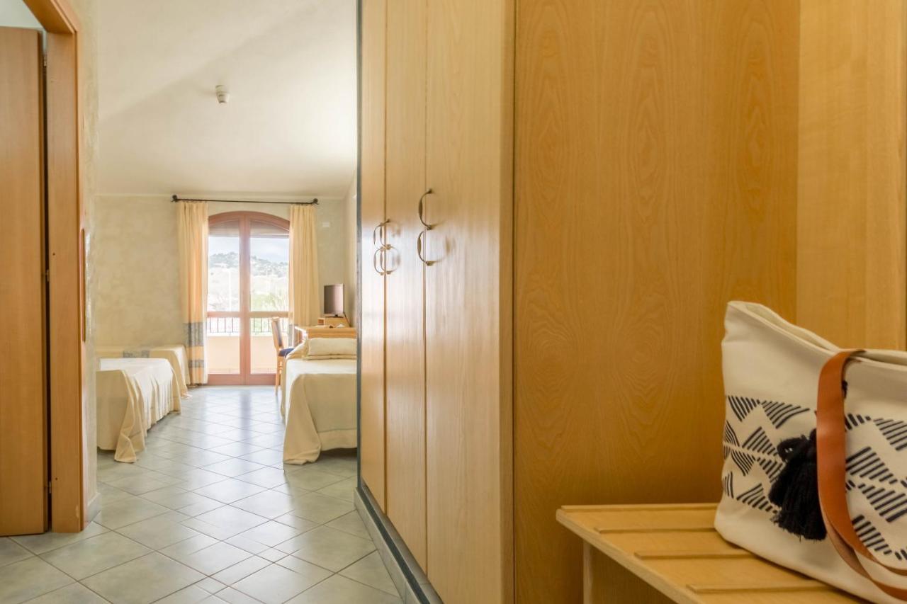 Hotel Villa Del Mare Solanas 索拉纳斯 外观 照片