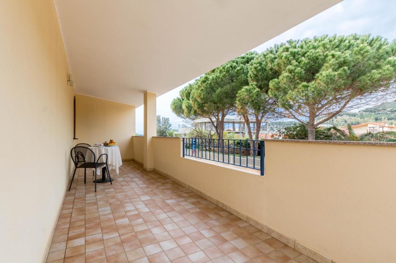 Hotel Villa Del Mare Solanas 索拉纳斯 外观 照片